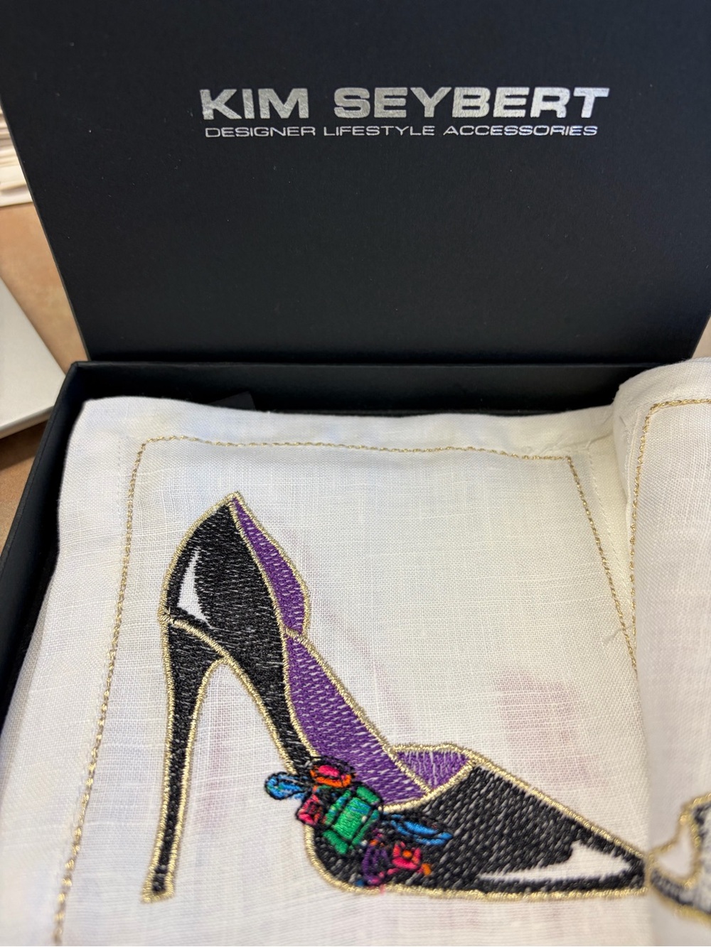 Kim Seybert Embroidered High Heel Linen Cocktail Napkins - Picture 5 of 7